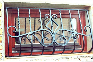 Кованая решетка на окно КР-13